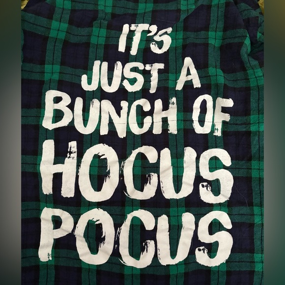 Cakeworthy It’s Just a Bunch of Hocus Pocus Flannel - Picture 1 of 3